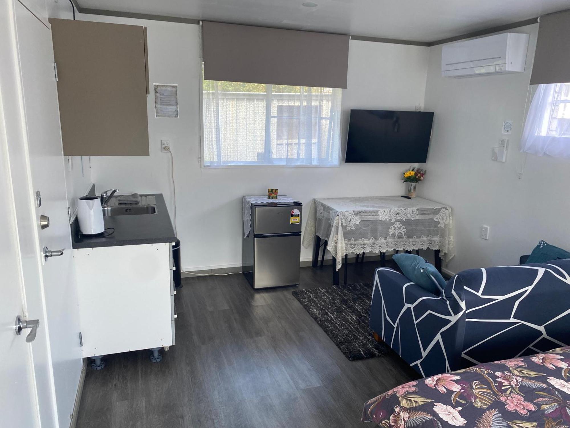 Self Contained En-Suite Private Bathroom, Private Entrance, Close To Shops & Hospital Homestay Hamilton Exterior photo