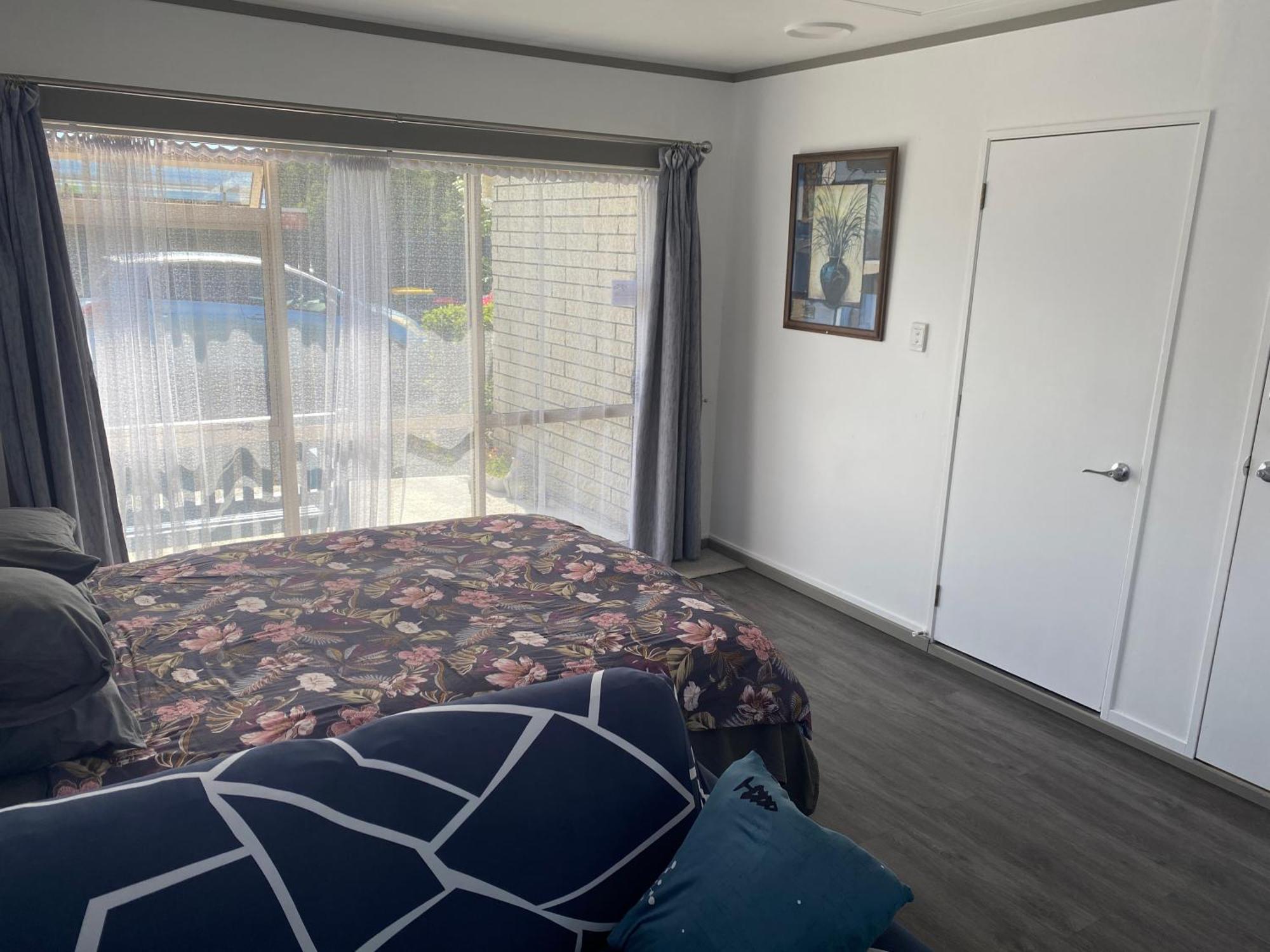 Self Contained En-Suite Private Bathroom, Private Entrance, Close To Shops & Hospital Homestay Hamilton Exterior photo