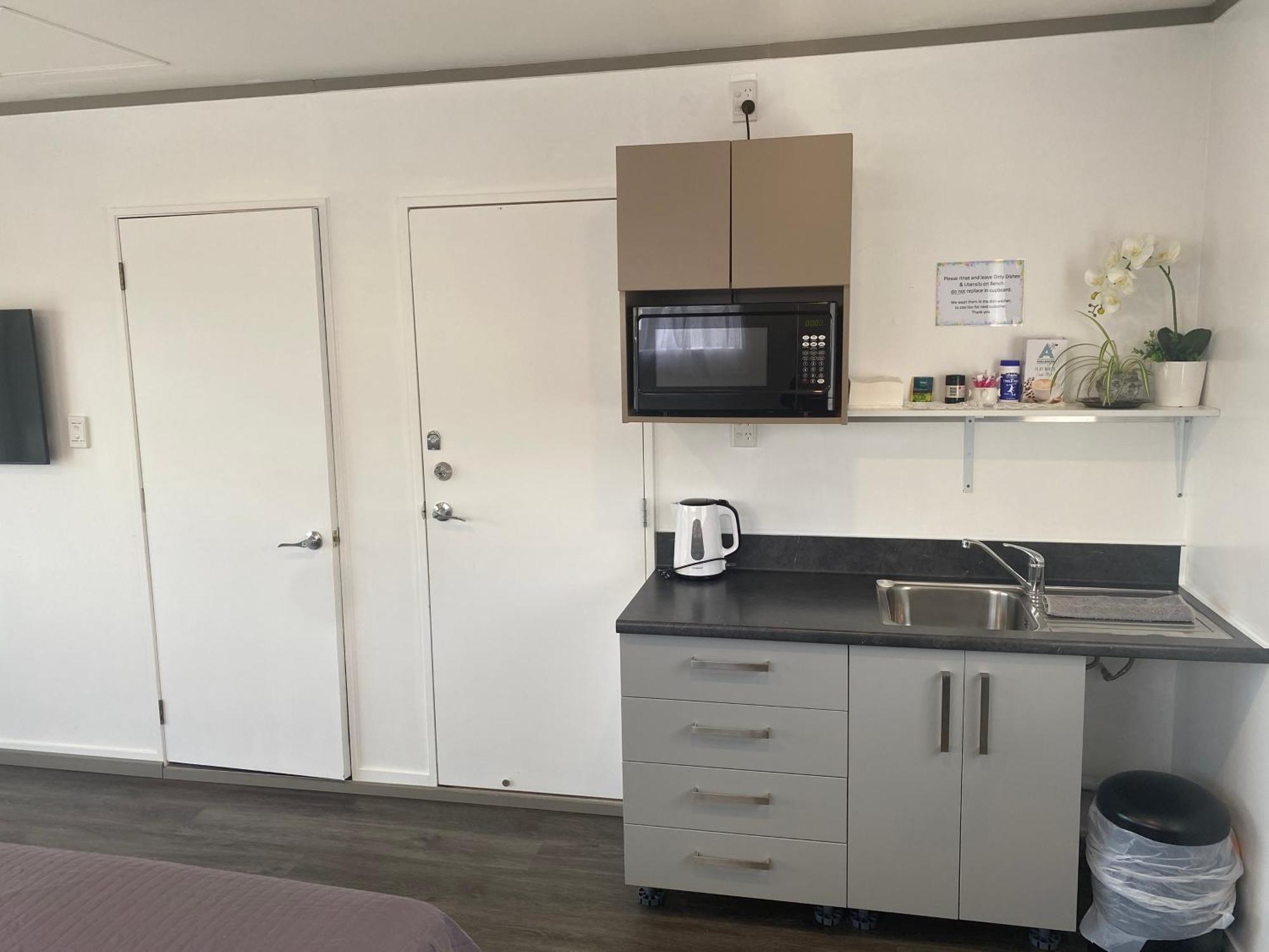 Self Contained En-Suite Private Bathroom, Private Entrance, Close To Shops & Hospital Homestay Hamilton Exterior photo